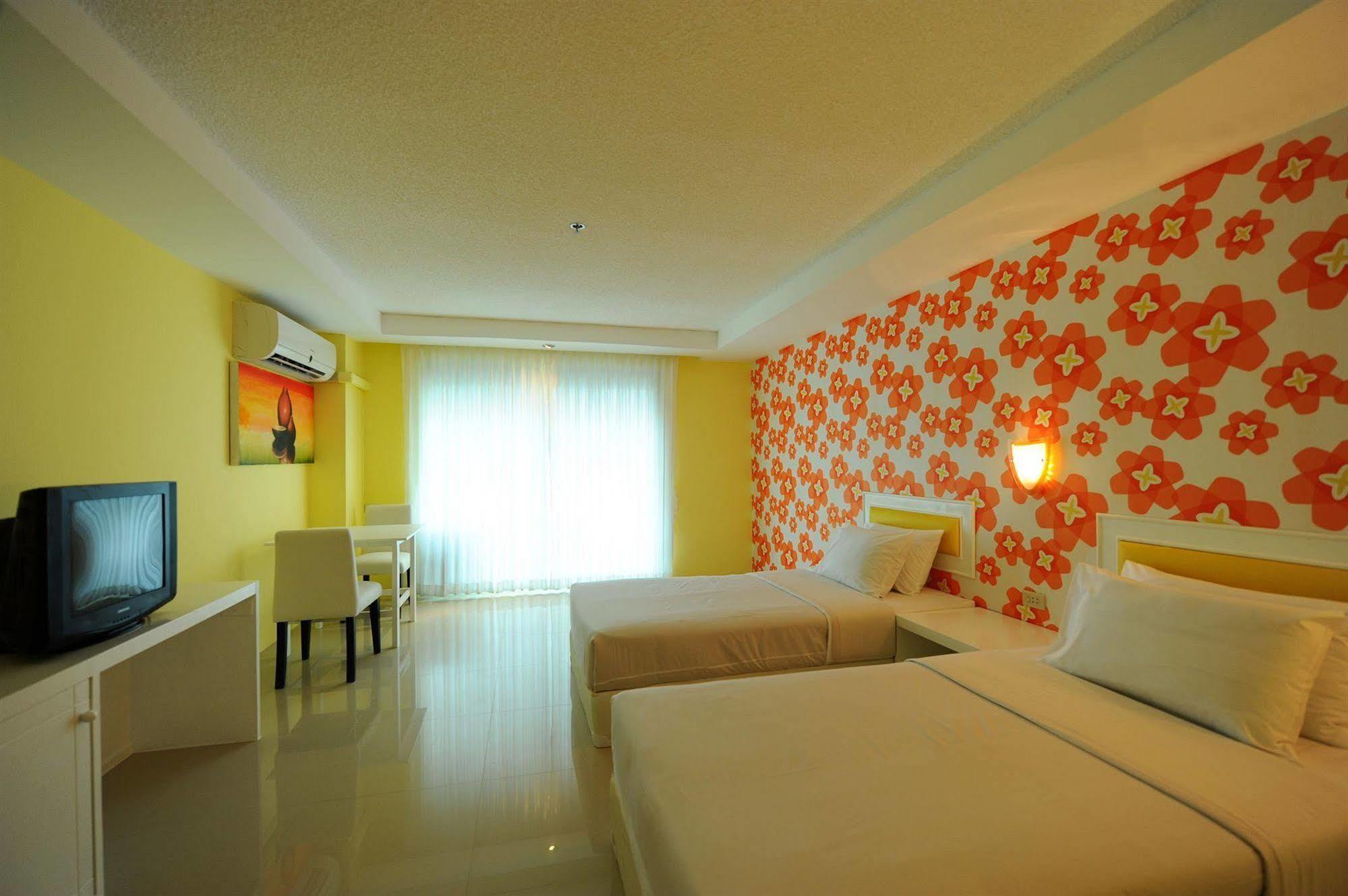 Angket Hip Residence Pattaya Exterior foto