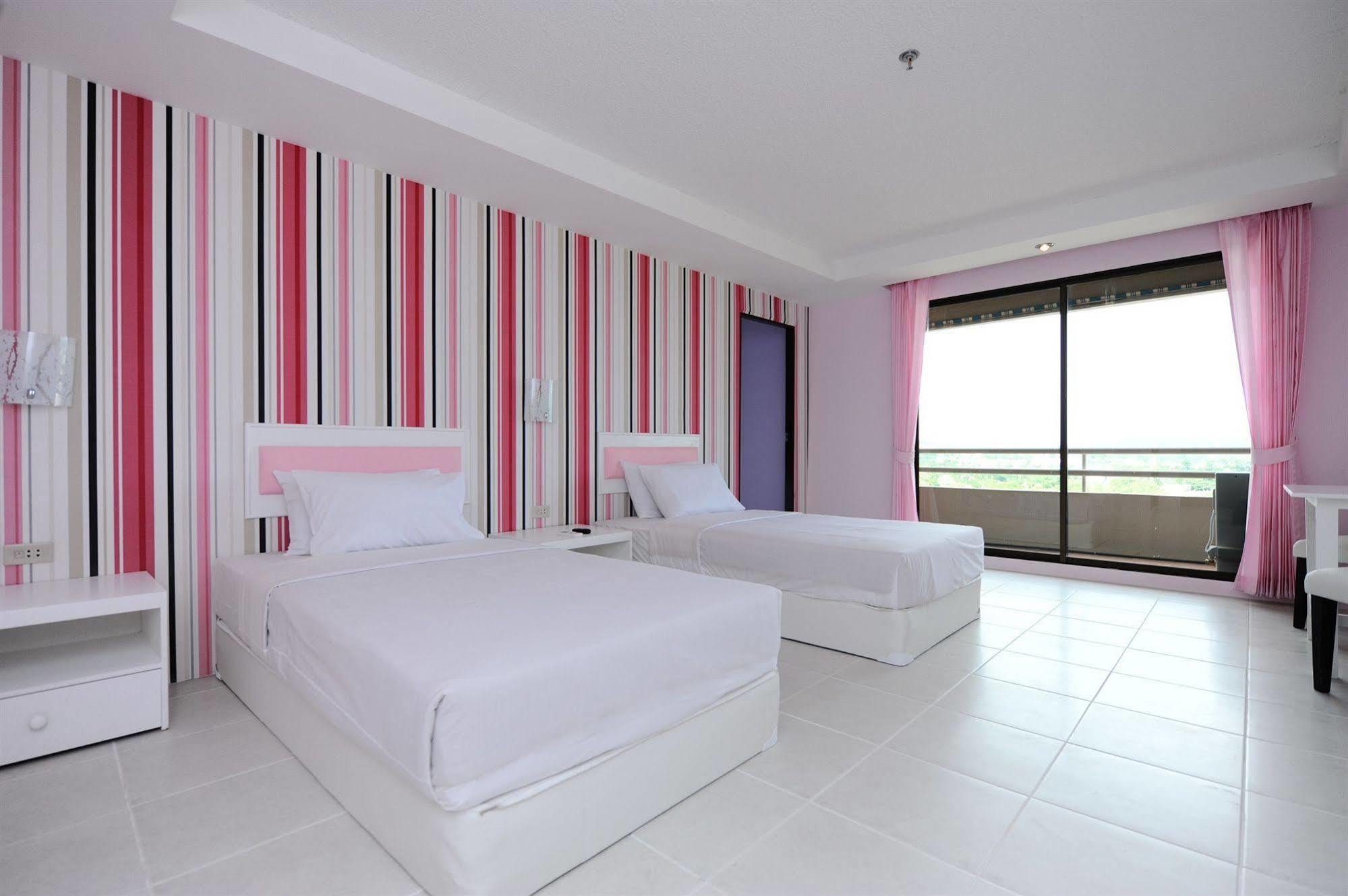 Angket Hip Residence Pattaya Exterior foto